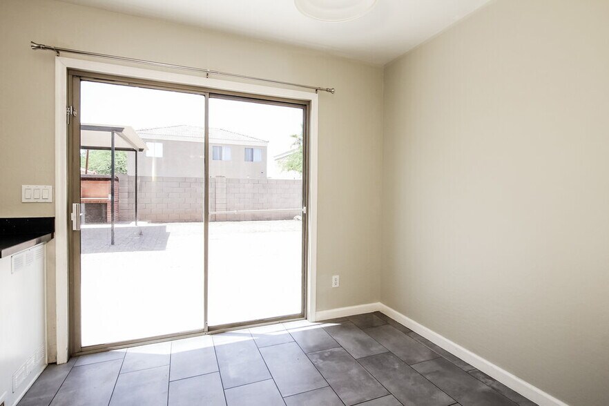 Building Photo - 12417 W Larkspur Rd