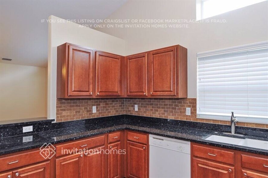 Building Photo - 5547 Foxtail Ct
