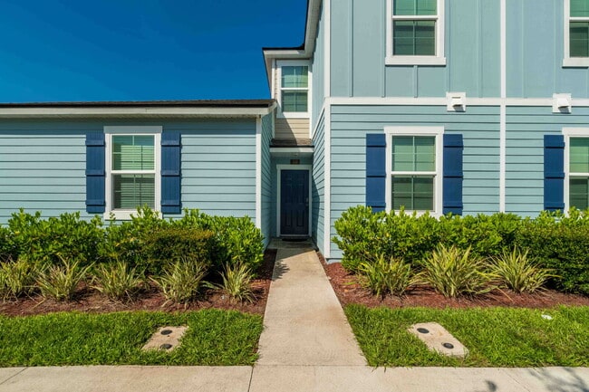 Building Photo - Oakleaf Plantation 3-Bedroom Townhouse in Towering Oaks – Spacious 1450 Sq Ft Living with 2 Full ...