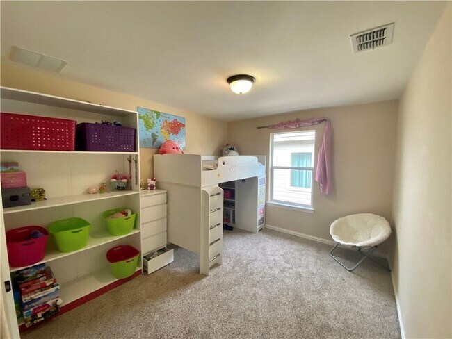 Building Photo - 607 Easton Dr