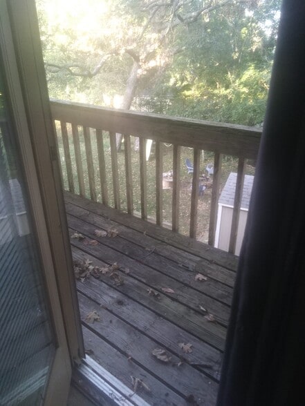 Private balcony - 42 Eriboll Ln