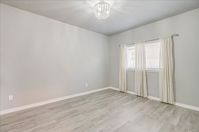 Building Photo - 2217 Ibis St
