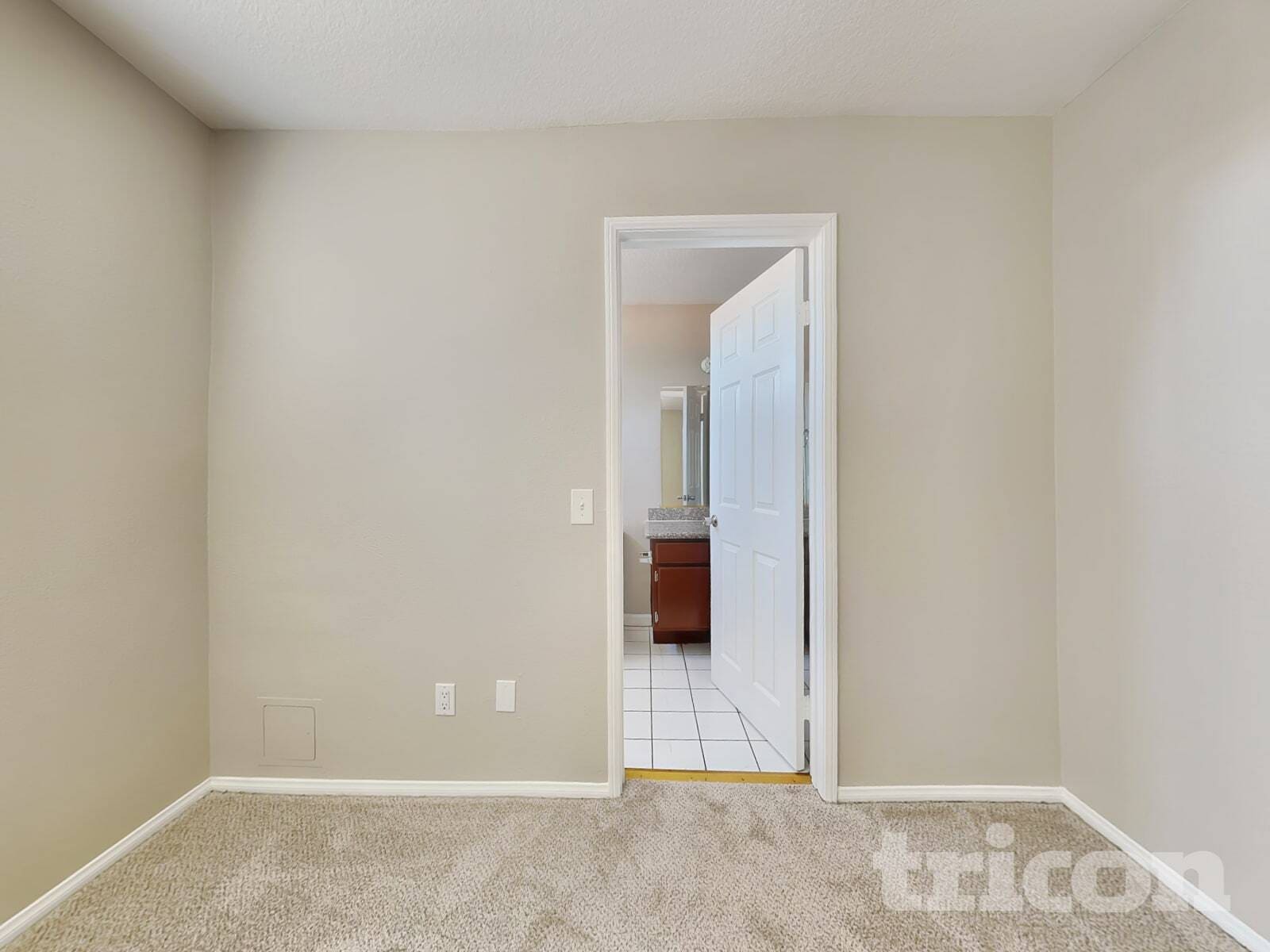 Building Photo - 44238 Gillan Ave