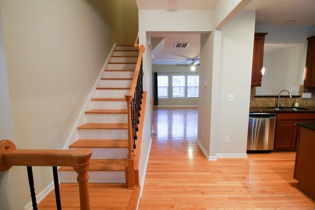 Building Photo - 264 W Bland St