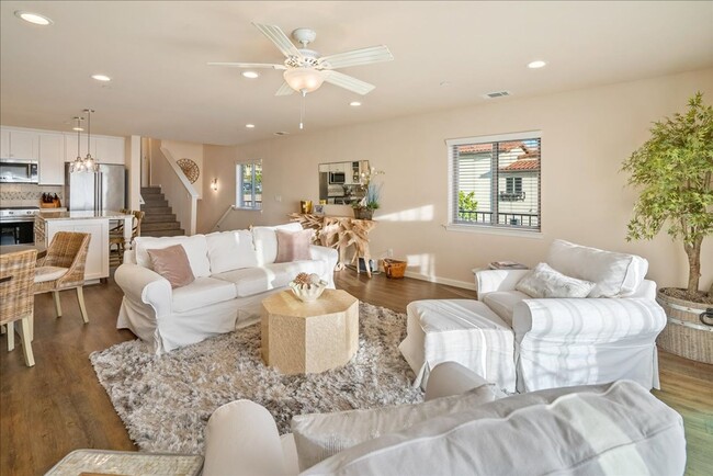 Building Photo - Furnished Townhome in Pismo Beach with Oce...