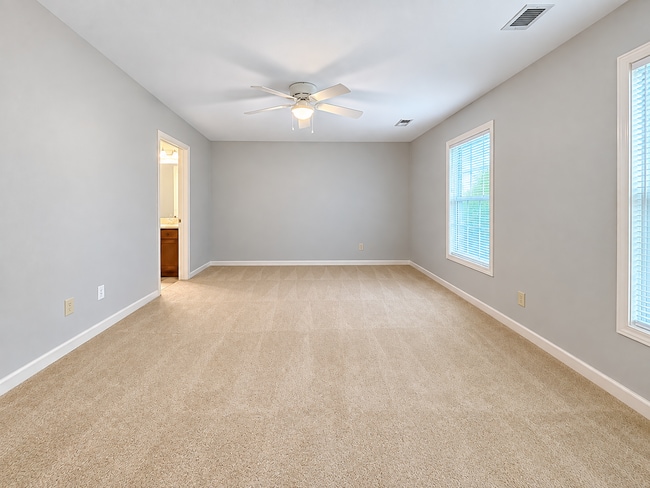 Building Photo - 129 Burgess Ln