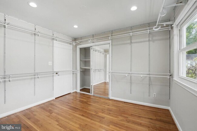 Building Photo - 8121 Briar Creek Dr