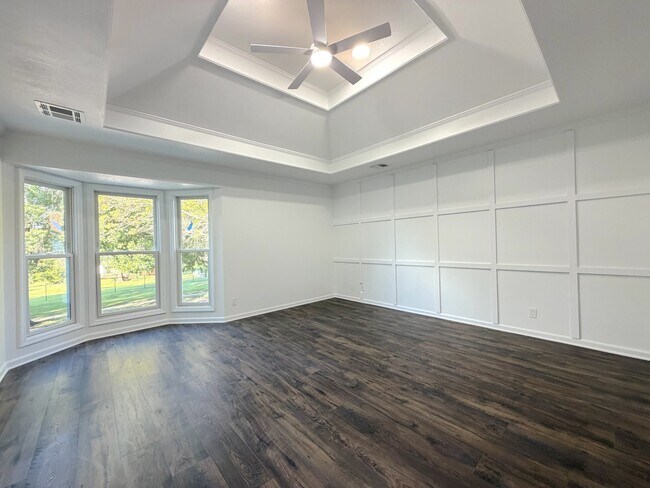 Building Photo - 15613 W 90th St