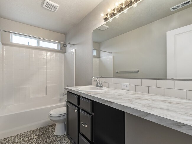 Building Photo - 7807 S Dewberry Way