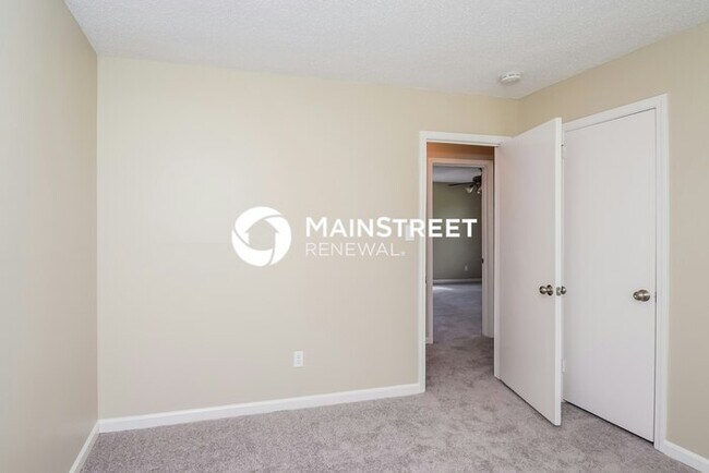 Building Photo - 3 Bedroom Pet-Friendly Home in Pleasant Gr...