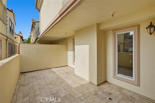 Building Photo - 233 S Irena Ave