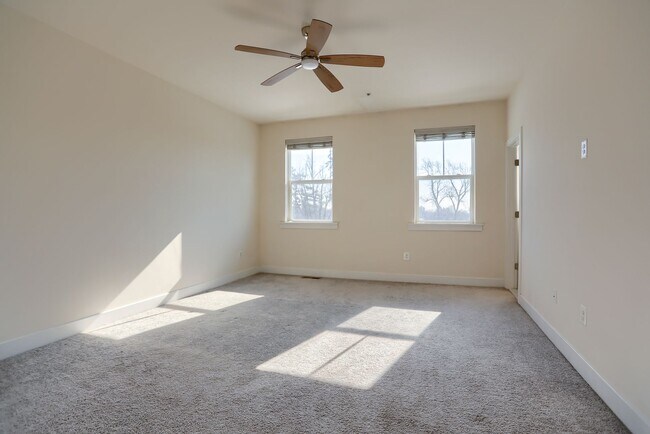 Building Photo - 1 Taube Ct