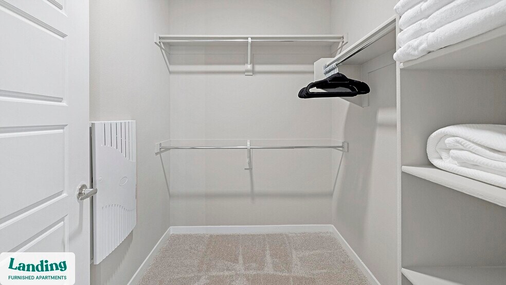 Building Photo - 402 W Lincoln St