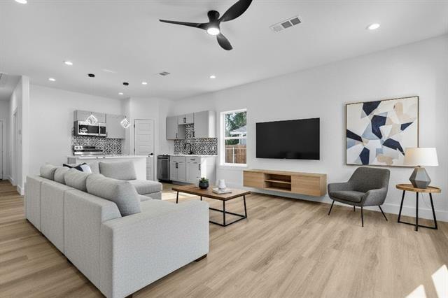 Building Photo - 2724 Swanson St