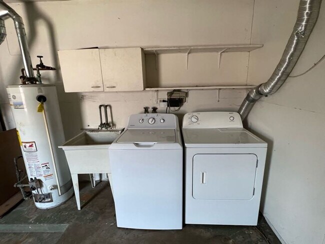 Building Photo - 3 Bedroom Home in Wheaton