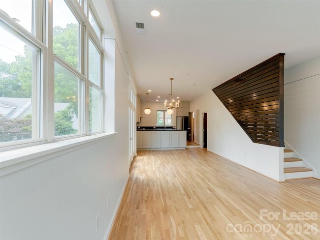 Building Photo - 1174 Park West Dr