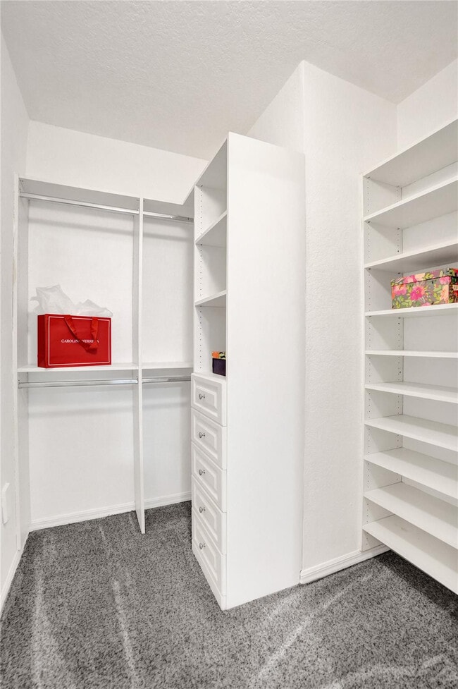 Building Photo - 6584 W Sample Rd