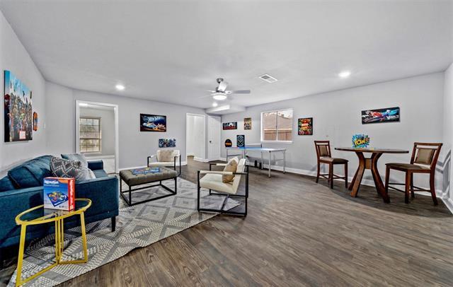 Building Photo - 923 Green Rock Dr