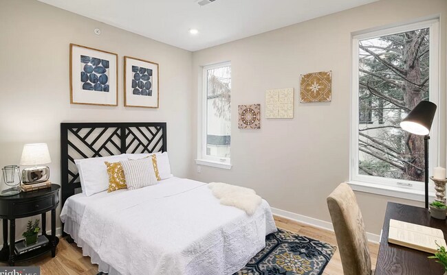 Building Photo - 3712 Midvale Ave