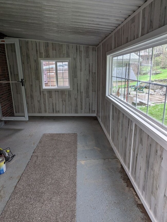 Building Photo - ***Brand New Updated 4 Bedroom House****