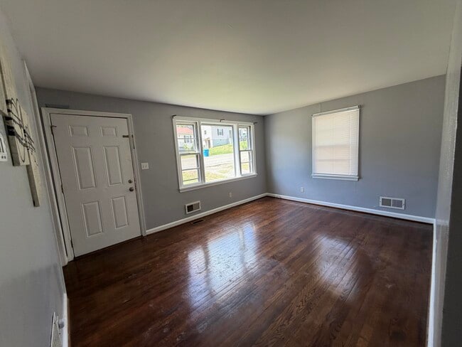 Building Photo - 2205 Plantation Rd NE