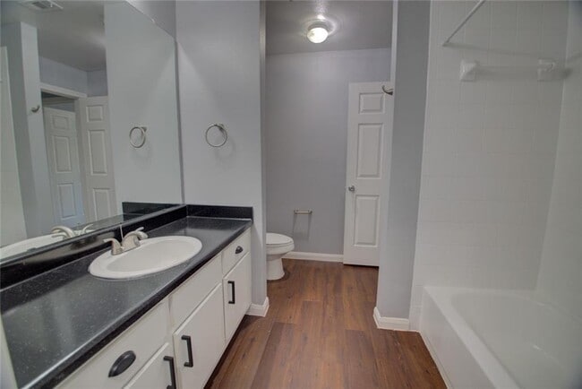 Building Photo - 2320 Gracy Farms Ln