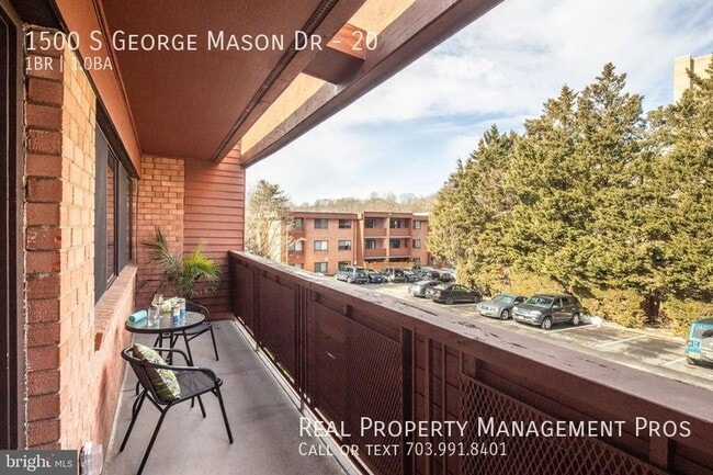 Building Photo - 1500 S George Mason Dr