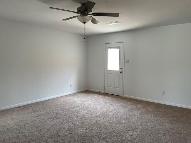 Building Photo - 100 Fairfax Ln