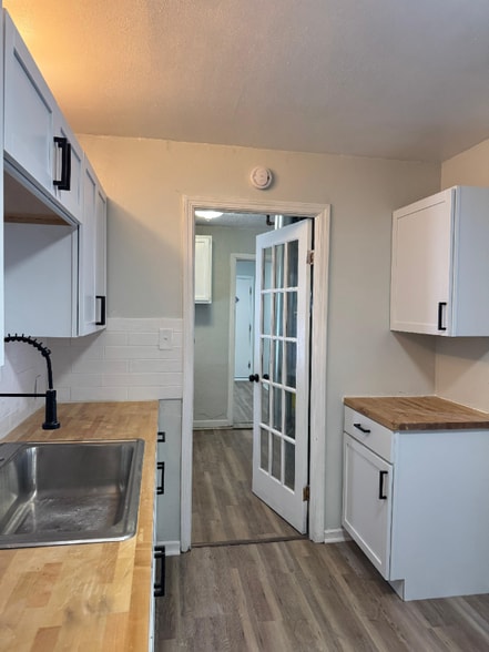 Building Photo - 3830 E 189th St