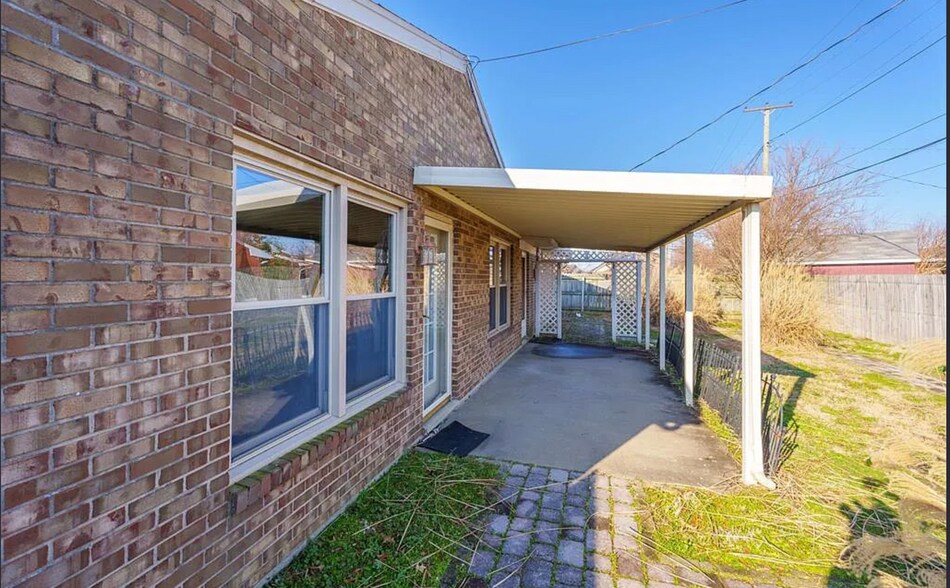 Building Photo - 2717 W Middleground Dr