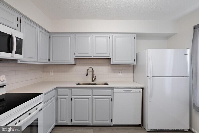 Building Photo - 10528 Joyceton Dr
