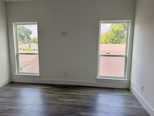 Building Photo - 4436 Aledo St