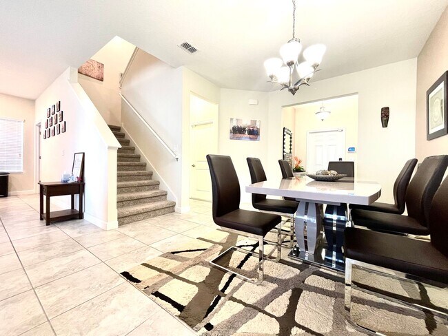 Building Photo - Available Move In 06/01! - Beautiful 3 Bed...