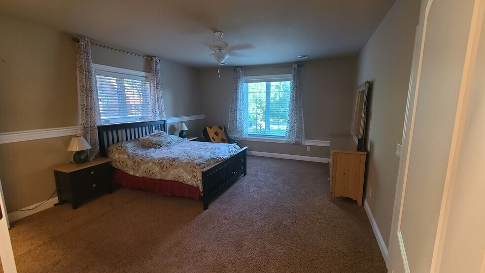 Building Photo - 2116 Peaceful Valley Pky