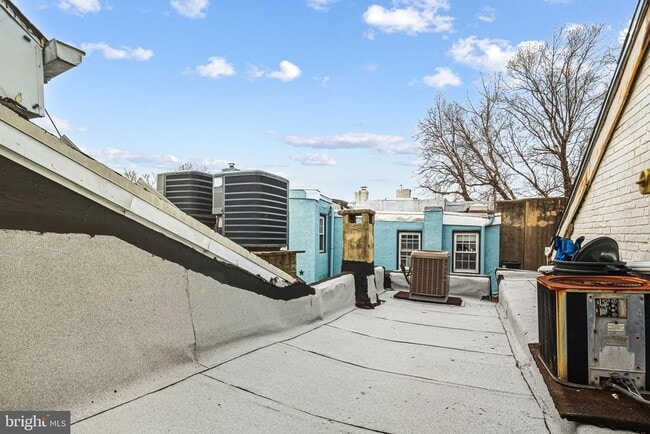 Building Photo - 788 S 2nd St