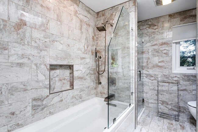 Building Photo - 4611 Charleston Terrace NW