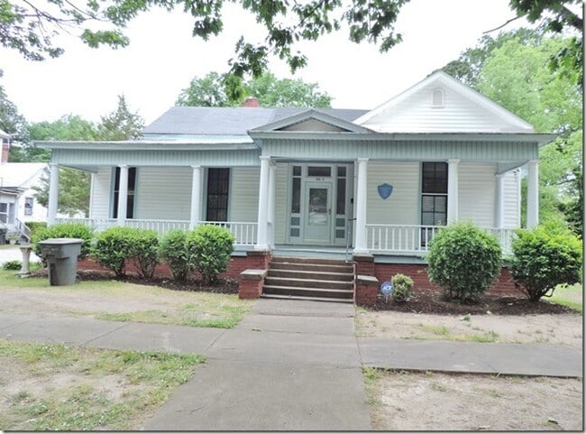 Primary Photo - 404 Vance St NE