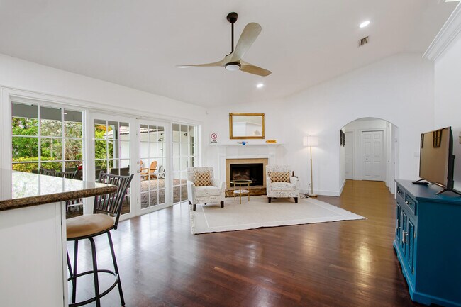 Building Photo - 12327 Quercus Ln