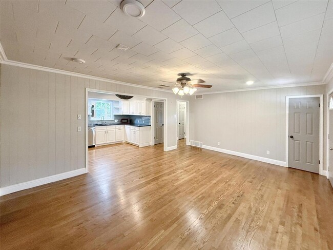Building Photo - 9580 Dogwood St