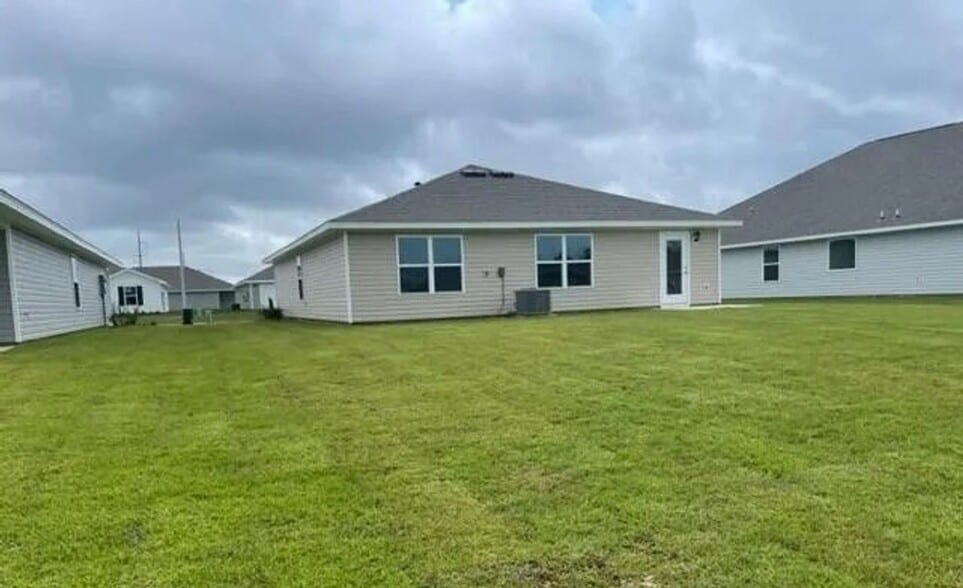 Building Photo - 6465 Bellavia Ln