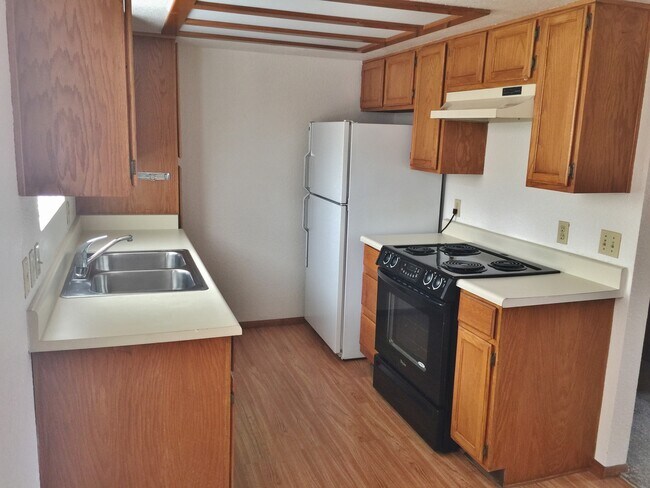 Building Photo - CONDO -  OAK CREEK ESTADOS  IN VILLAGE OF ...