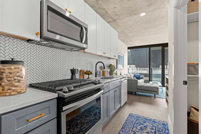 Building Photo - 203 W Huron St