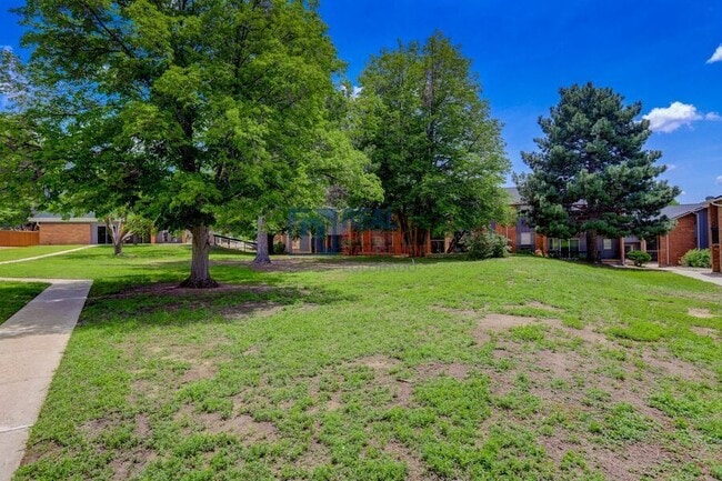 Building Photo - 1625 N Murray Blvd