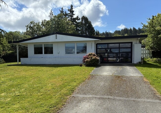 Primary Photo - 3001 Oakes Ave