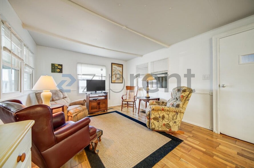 Building Photo - 27466 US Hwy 19 N