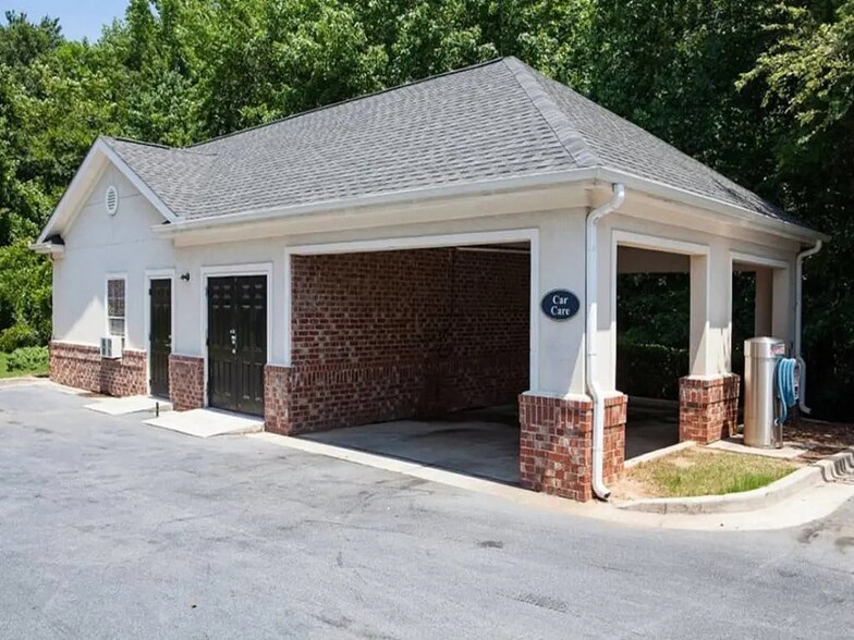 Building Photo - 700 Rock Quarry Rd