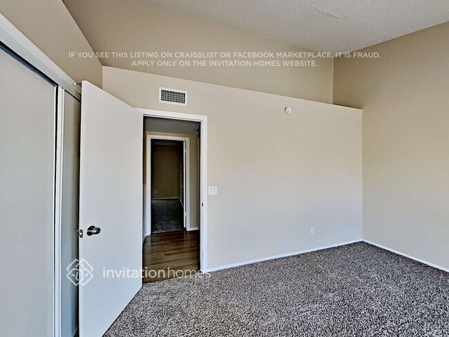 Building Photo - 8414 W Windrose Dr