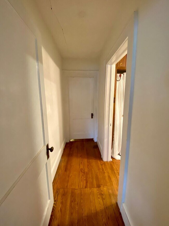 Building Photo - Spacious 3BR Home Minutes from Downtown Johnson City | W/D Included | Garden Beds