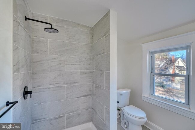 Building Photo - 6504 Rosemont Ave