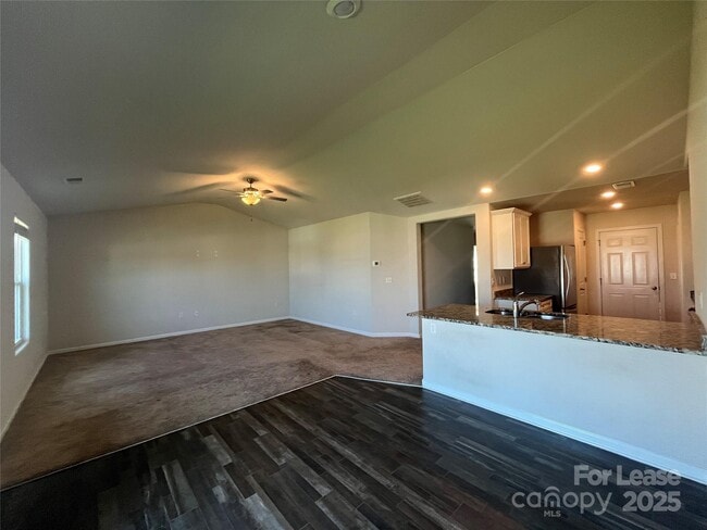 Building Photo - 1228 Phifer Rd